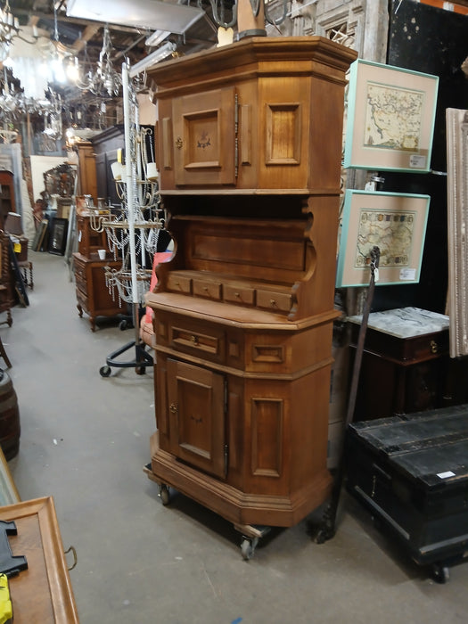 TALL AND NARROW OAK STORAGE CABINET WITH DRAWERS