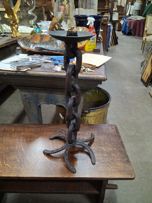 IRON CHAIN AND HORSE SHOE LAMP AS IS
