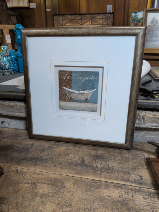 SMALL FRAME WITH PHOTO OF A BATHTUB
