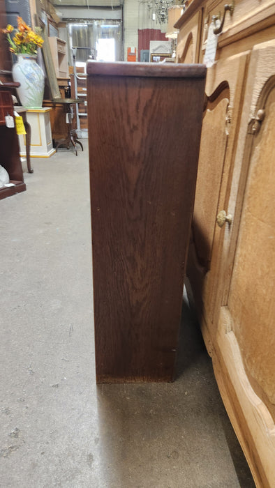 SMALL OPEN OAK BOOK SHELF