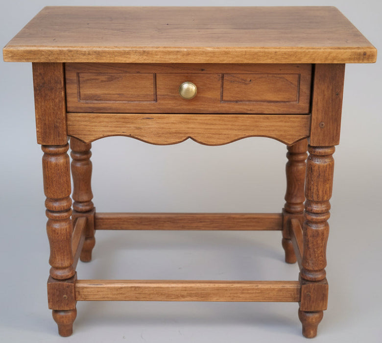 SMALL 1 DRAWER OAK STAND