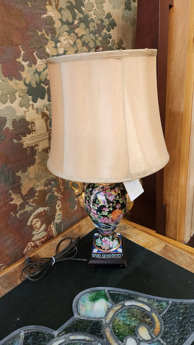 COLORFUL ASIAN PORCELAIN LAMP