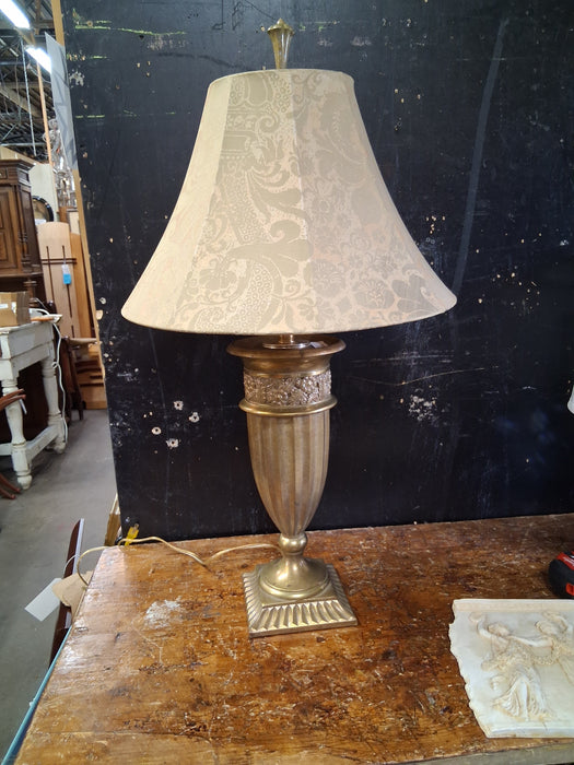 HOLLYWOOD REGENCY STYLE EMBOSSED DESIGN LARGE GOLD LAMP
