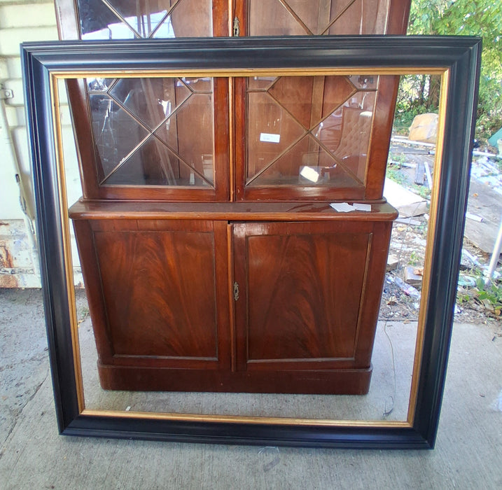 LARGE BLACK FRAME WITH GOLD FILET