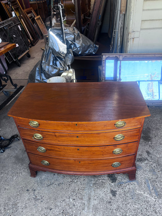 EARLY 19TH CENTURY SHERATON STYLE 3 DRAWER BOWFRONT CHEST