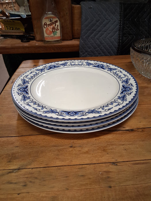 SET OF BLUE AND WHITE LARGE DECORATIVE PLATES
