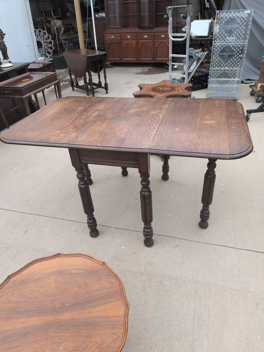 OAK DROP LEAF TABLE WITH FLUTED LEGS