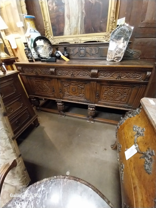 TUDOR OAK SIDEBOARD WITH BACKSPLASH