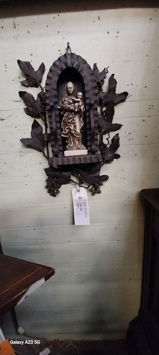 EUGENSTILE MADONNA AND CHILD