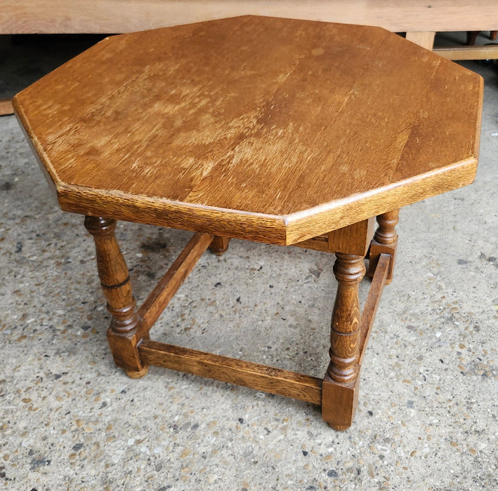 LOW OAK HEXAGON TABLE