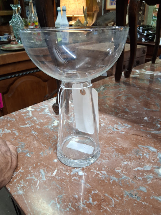 CLEAR VASE WITH WIDE TOP