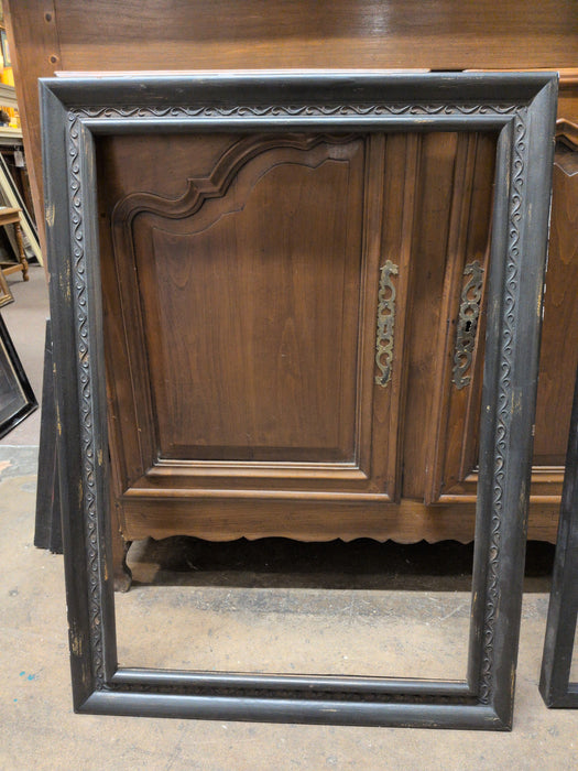 BLACK FRAME WITH DETAIL AS FOUND