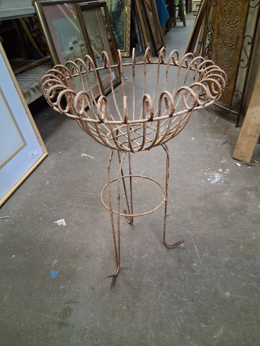 WIRE PLANTER AS FOUND