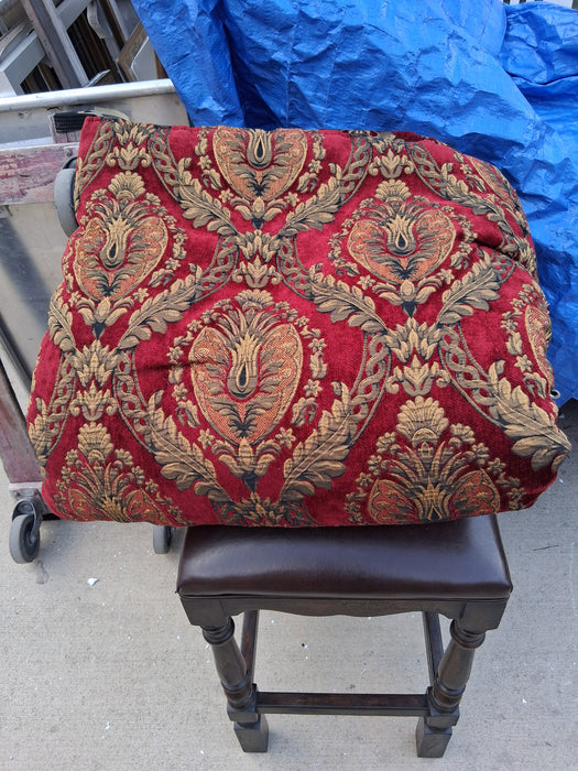 RED AND GOLD EMBROIDERED DESINGER COMFORTER