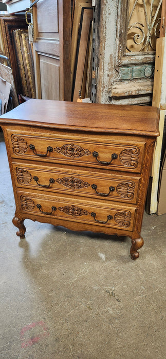 SMALL  LOUIS XV OAK CHEST