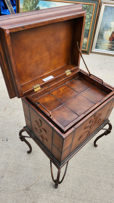 SMALL END TABLE OR SIDE CABINET WITH FLIP UP TOP AND INNER TRAY WITH METAL LEGS