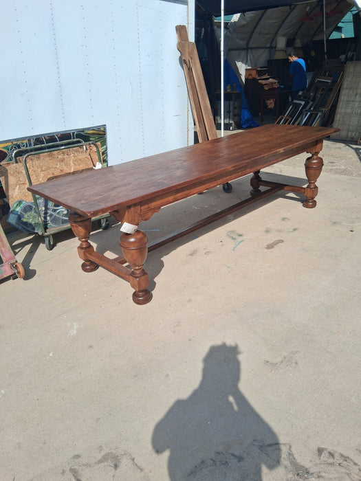 LONG OAK TUDOR MELON BALL TABLE