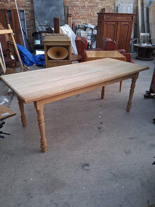 RAW OAK FARM TABLE WITH TURNED LEG
