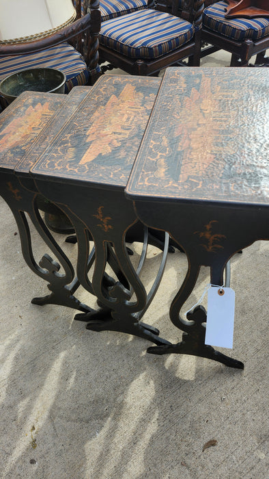 SET OF 4 JAPANOISERIE LAQUER AND GILY NESTING TABLES