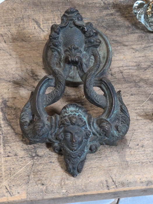 CLASSICAL BRONZE LADY FACE KNOCKER