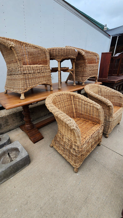 SET OF 4 RATTAN GARDEN CHAIRS AND TABLE