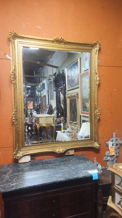 CARVED GILTWOOD FRAMED  MIRROR
