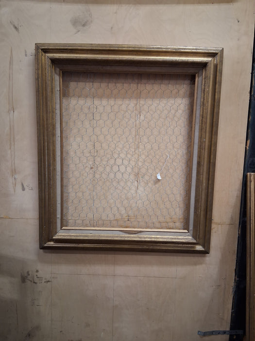 MEDIUM GOLD WOOD FRAME