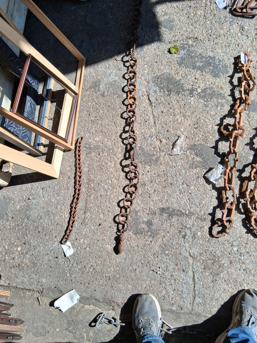 60" TWIST CIRCLE CHAIN WITH FINIAL