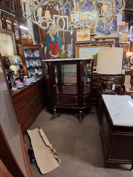 CURVED LOUIS XVI WHITE MARBLE TOP VITRINE
