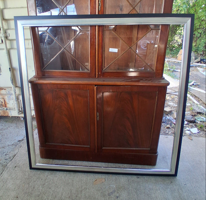 LARGE SILVER FRAME WITH BLACK FILET
