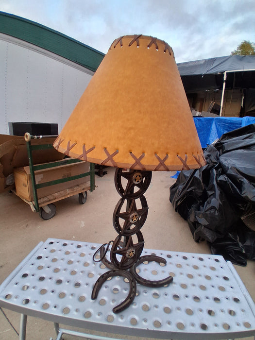 TEXAS HORSESHOE LAMP
