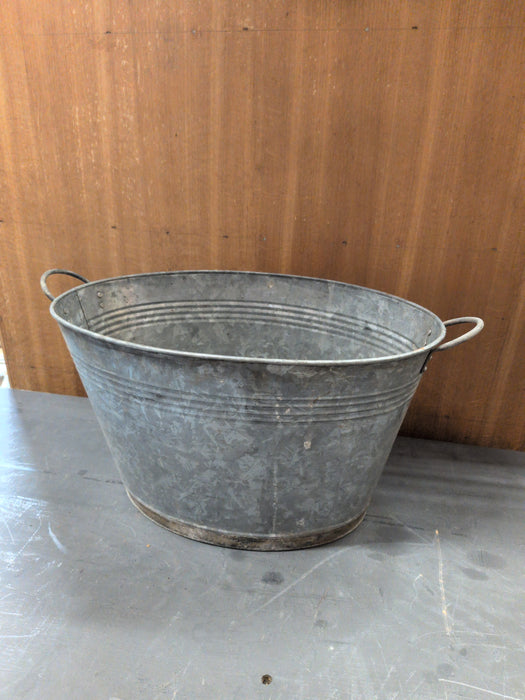 GALVANIZED OVAL TUB WITH HANDLES
