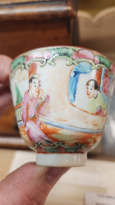 ROSE FAMILLE TEA CUP