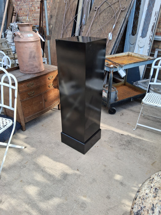 TALL MID CENTURY BLACK LAQUER STAND WITH AS FOUND ROTATING TOP