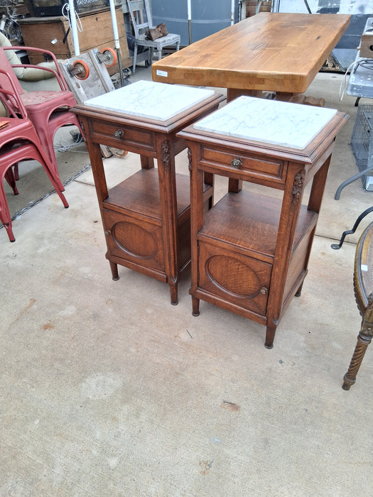 PAIR OF WHITE MARBLE NIGHT STANDS WITH OVAL PANELS