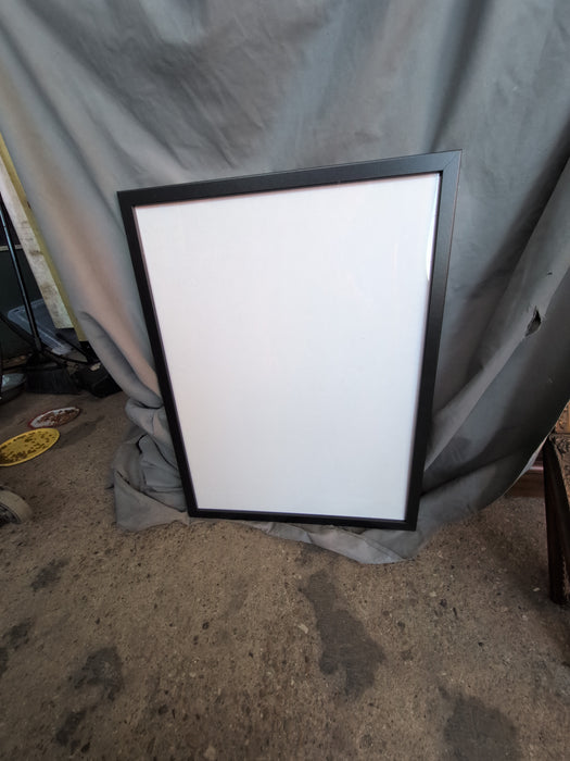 MEDIUM RECTANGULAR BLACK FRAME WITH PLASTIC PANE