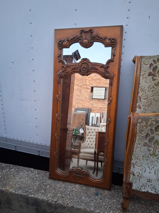 LOUIS XV SHELL CARVED WALNUT MIRROR