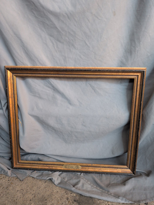 MEDIUM BLACK AND GOLD FRAME