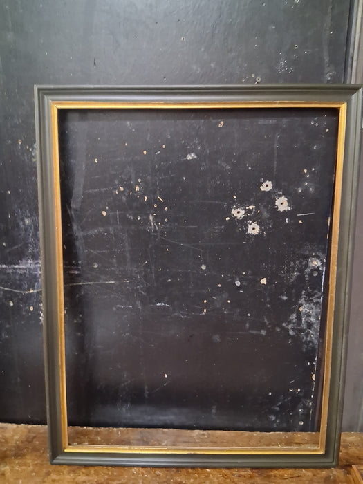 THIN BLACK FRAME WITH GILT LINER