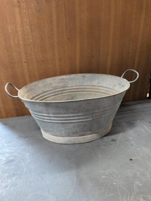 SMALL OVAL GALVANIZED TUB