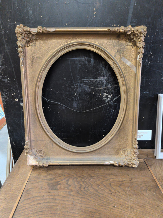 INNER OVAL ORNATE GOLD FRAME MID 19TH CENTURY