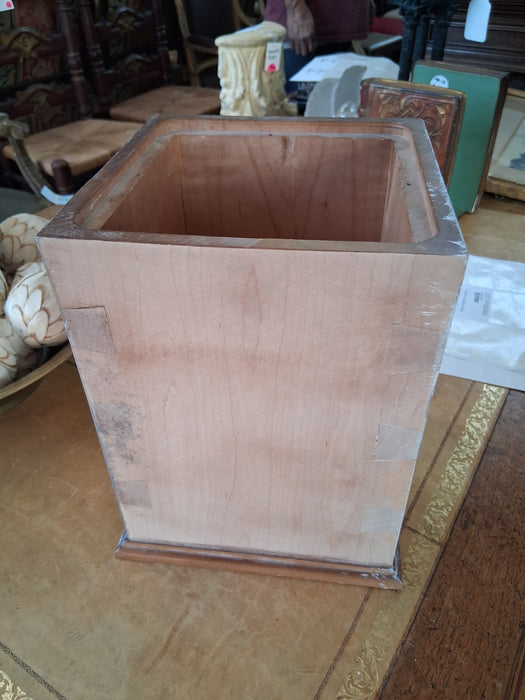 DOVETAILED WOOD BOX