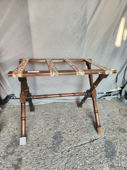 LUGGAGE RACK WITH FLORAL STRAPS