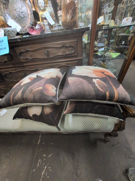 SET OF 4 FLORAL PRINT PILLOWS