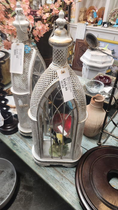 WHITE GOTHIC TIN VITRINE WITH YELLOW BIRD