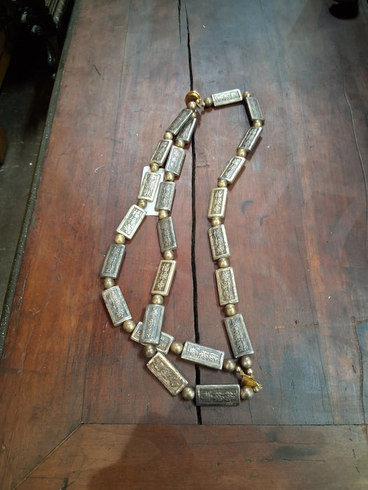 SILVER COLORED  NECKLACE