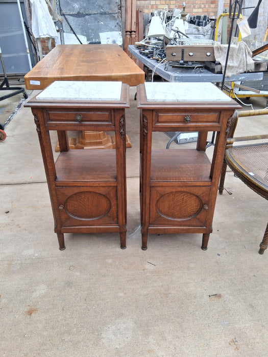 PAIR OF WHITE MARBLE NIGHT STANDS WITH OVAL PANELS