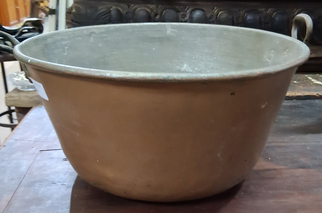 LARGE COPPER POT