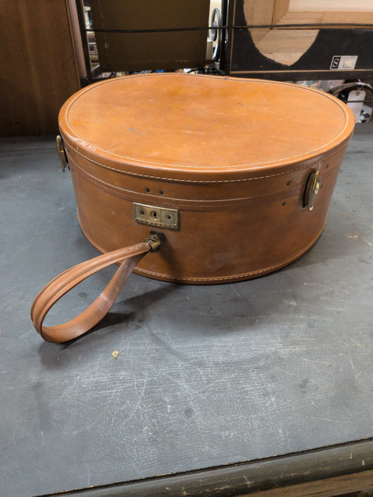 LEATHER TRAVEL CASE