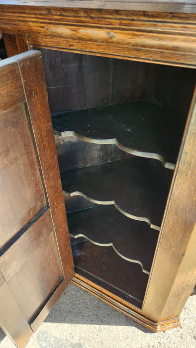 DARK OAK HANGING CORNER CABINET